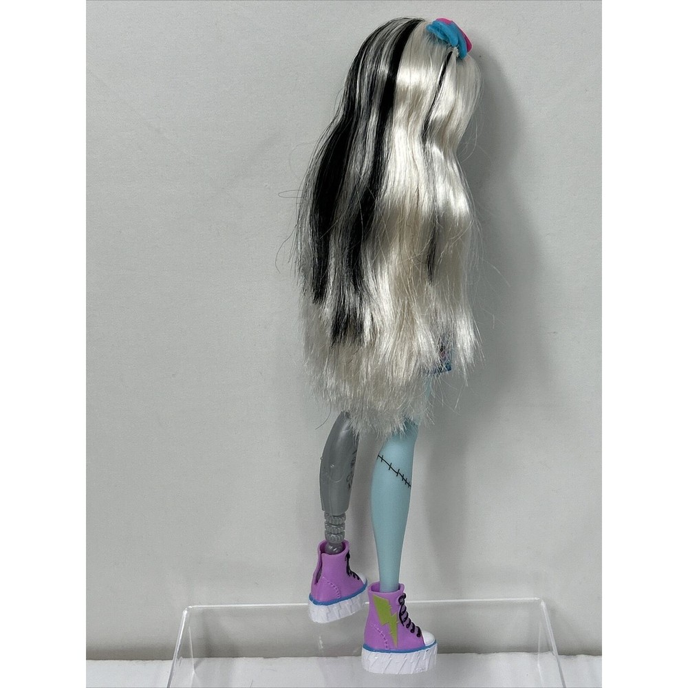 Monster High Doll Frankie Stein 2022 Frankenmonster Back To School Uniform - Picture 5 of 11